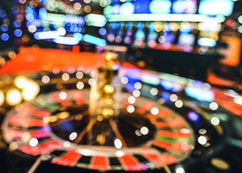 Los ingresos de los casinos físicos caen en un 5% en Chile